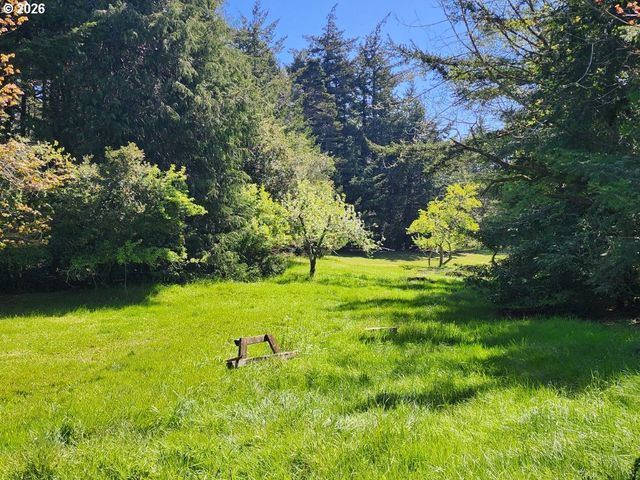 42585 ARIZONA St, Port Orford, OR 97465