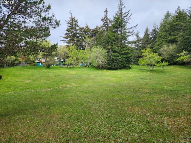 42585 ARIZONA St, Port Orford, OR 97465