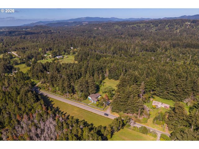 42585 ARIZONA St, Port Orford, OR 97465