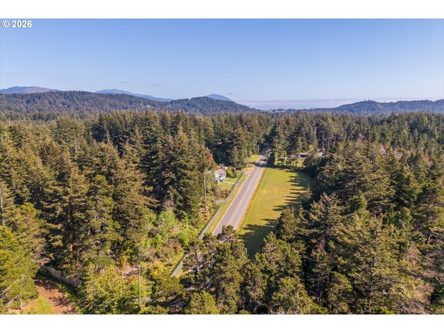 42585 ARIZONA St, Port Orford, OR 97465