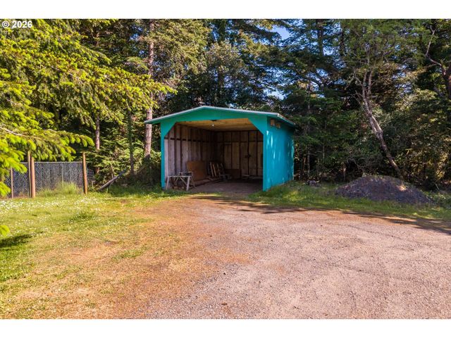 42585 ARIZONA St, Port Orford, OR 97465