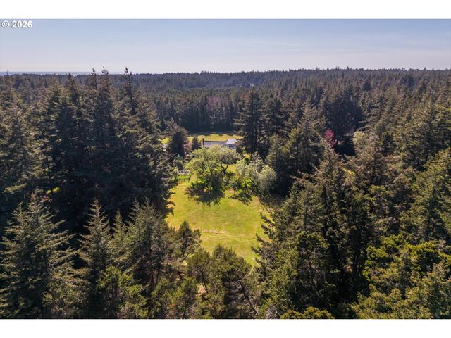 42585 ARIZONA St, Port Orford, OR 97465
