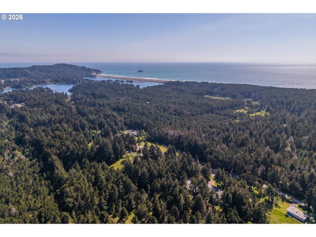 42585 ARIZONA St, Port Orford, OR 97465