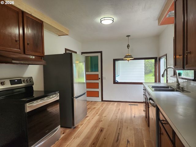 42585 ARIZONA St, Port Orford, OR 97465