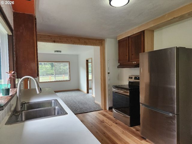 42585 ARIZONA St, Port Orford, OR 97465