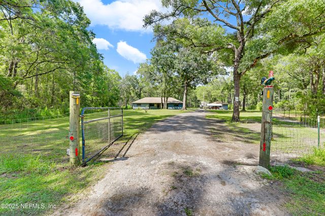 8968 ALLIGATORS Road, Jacksonville, FL 32219