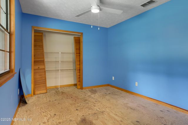 8968 ALLIGATORS Road, Jacksonville, FL 32219