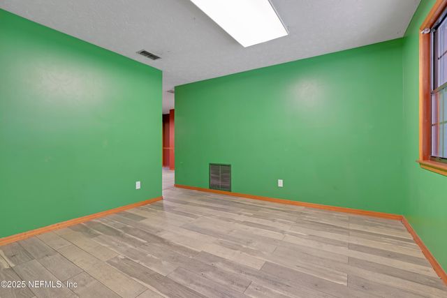 8968 ALLIGATORS Road, Jacksonville, FL 32219