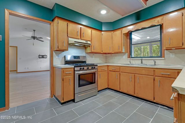 8968 ALLIGATORS Road, Jacksonville, FL 32219