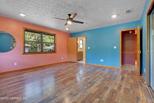 8968 ALLIGATORS Road, Jacksonville, FL 32219