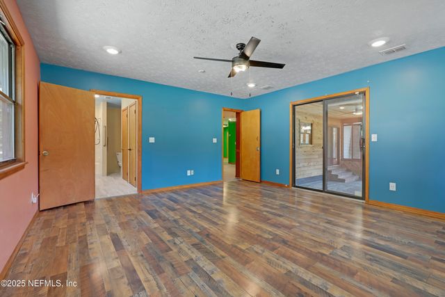 8968 ALLIGATORS Road, Jacksonville, FL 32219