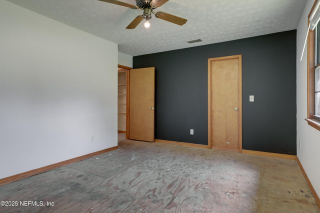 8968 ALLIGATORS Road, Jacksonville, FL 32219