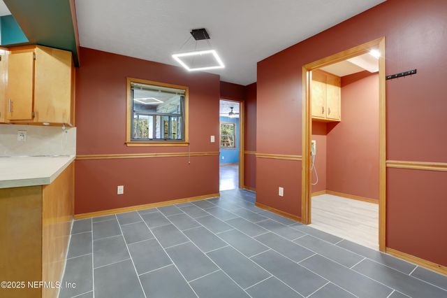 8968 ALLIGATORS Road, Jacksonville, FL 32219