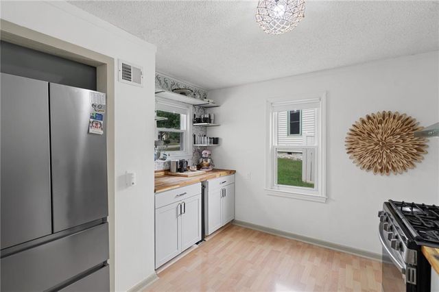 2705 Beverly Circle, Independence, MO 64052