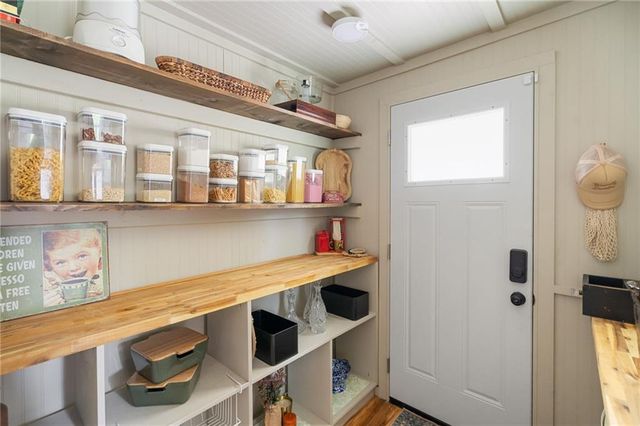 2705 Beverly Circle, Independence, MO 64052