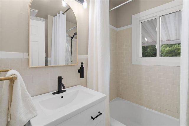 2705 Beverly Circle, Independence, MO 64052