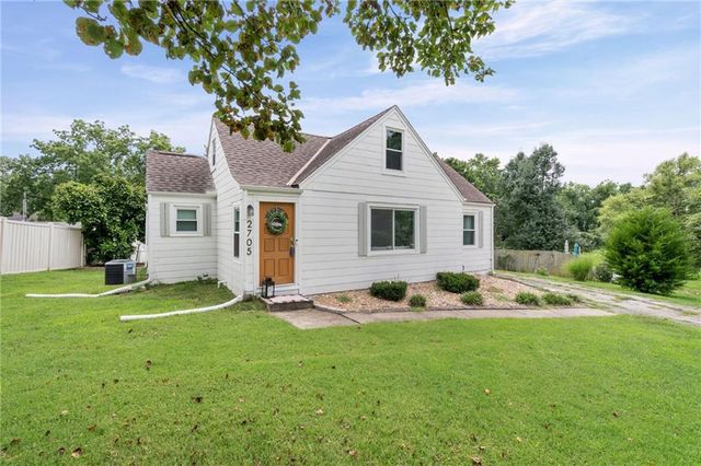 2705 Beverly Circle, Independence, MO 64052