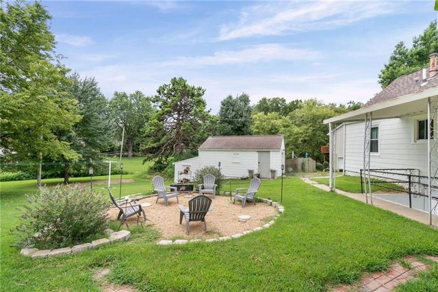 2705 Beverly Circle, Independence, MO 64052
