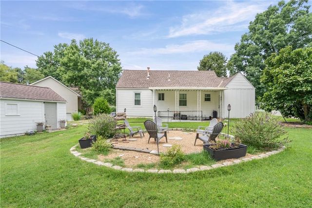 2705 Beverly Circle, Independence, MO 64052