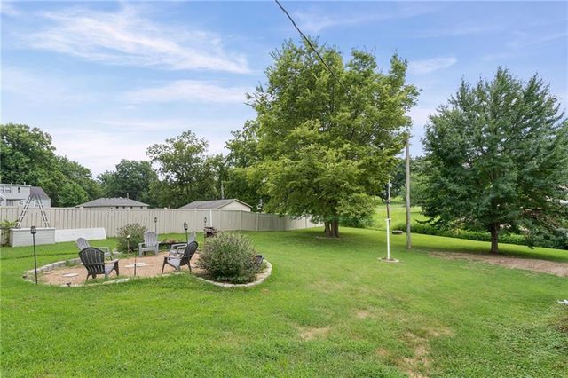 2705 Beverly Circle, Independence, MO 64052