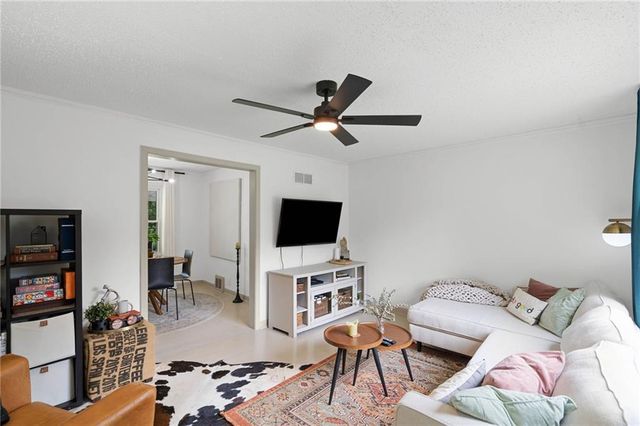 2705 Beverly Circle, Independence, MO 64052
