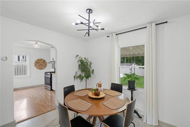 2705 Beverly Circle, Independence, MO 64052
