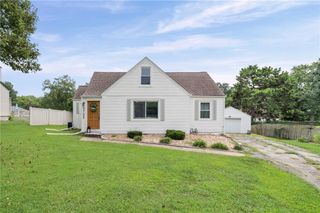 2705 Beverly Circle, Independence, MO 64052