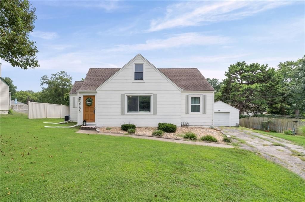 2705 Beverly Circle, Independence, MO 64052