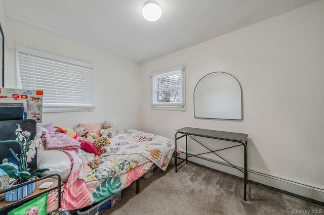 8 Gaymor Lane, Farmingville, NY 11738