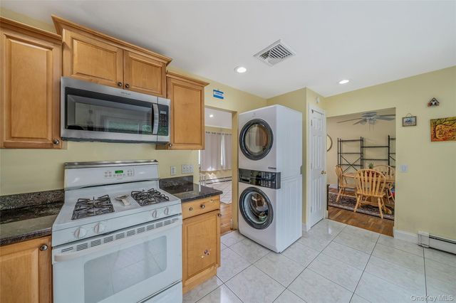 8 Gaymor Lane, Farmingville, NY 11738