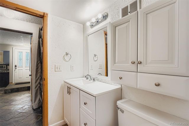 2469 S Xanadu Way A, Aurora, CO 80014