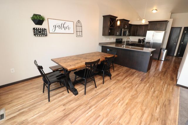 912 30th Avenue W, West Fargo, ND 58078