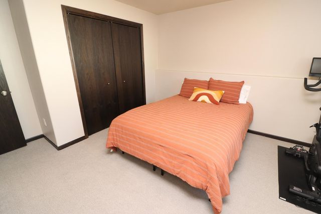 912 30th Avenue W, West Fargo, ND 58078