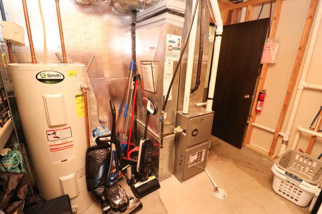 912 30th Avenue W, West Fargo, ND 58078