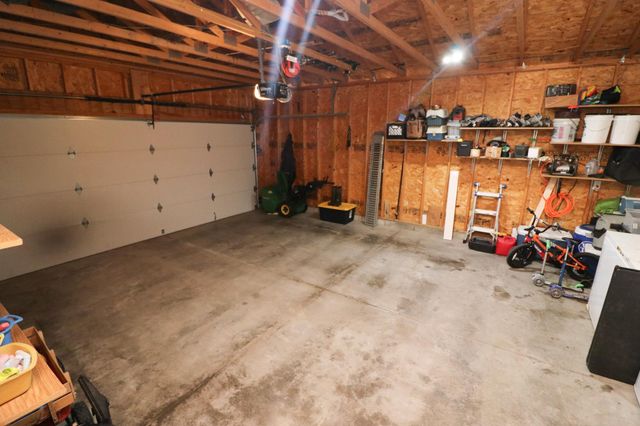 912 30th Avenue W, West Fargo, ND 58078