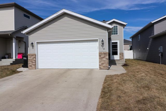 912 30th Avenue W, West Fargo, ND 58078