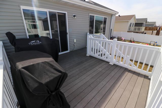 912 30th Avenue W, West Fargo, ND 58078