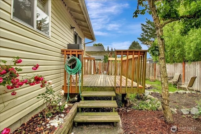 27236 Manor Place NW, Stanwood, WA 98292
