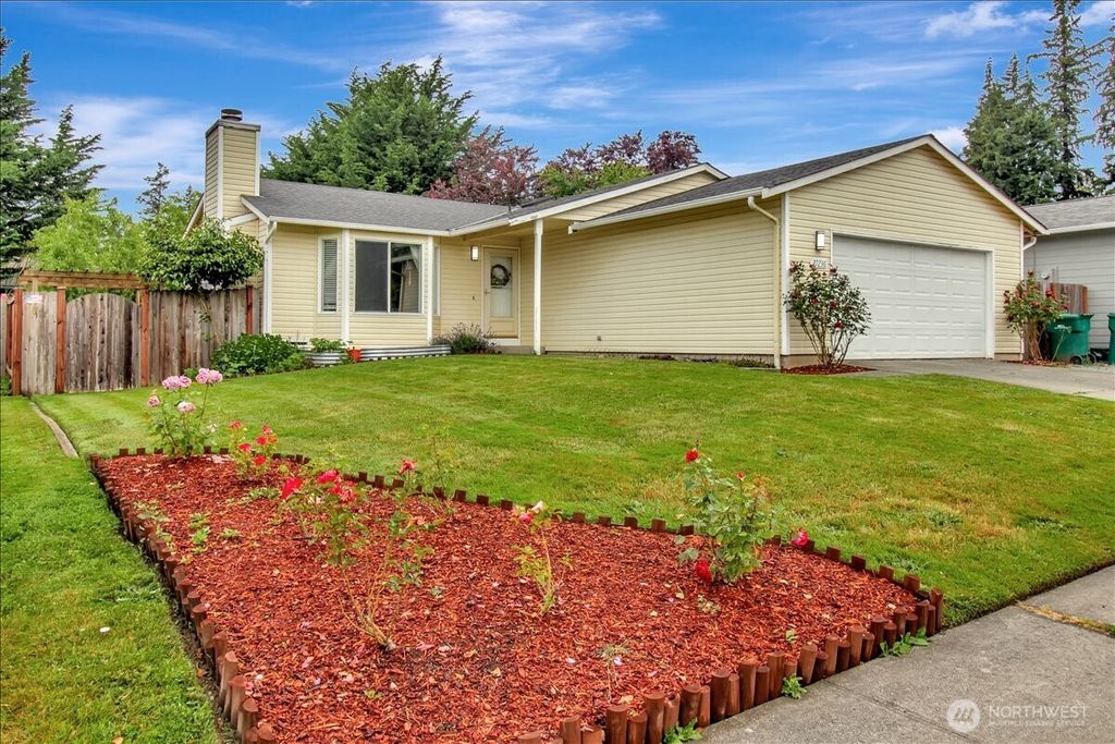 27236 Manor Place NW, Stanwood, WA 98292