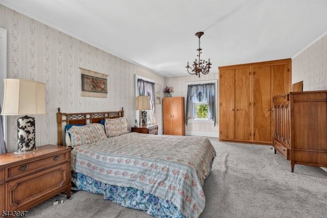 132 Hillside Rd, Elizabeth City, NJ 07208