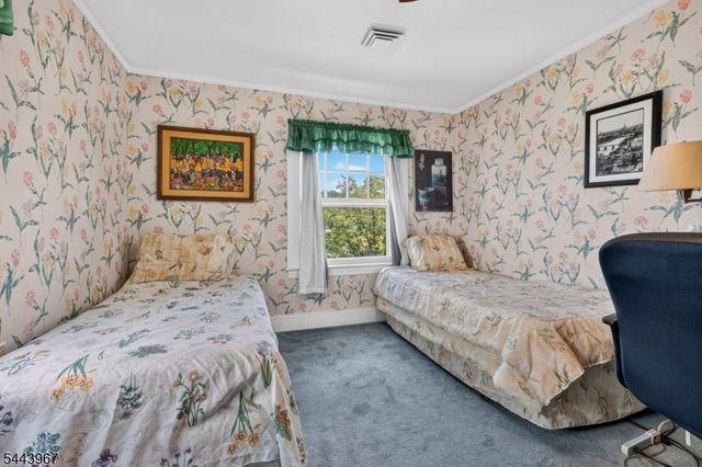 132 Hillside Rd, Elizabeth City, NJ 07208