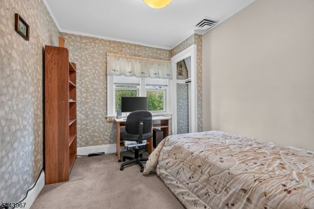 132 Hillside Rd, Elizabeth City, NJ 07208