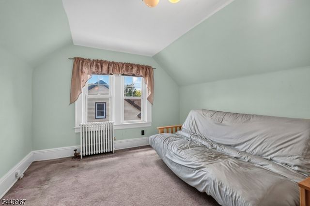 132 Hillside Rd, Elizabeth City, NJ 07208