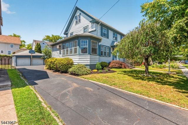 132 Hillside Rd, Elizabeth City, NJ 07208