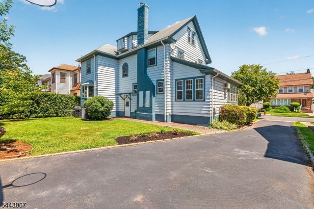 132 Hillside Rd, Elizabeth City, NJ 07208