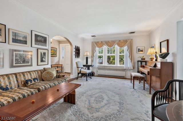 132 Hillside Rd, Elizabeth City, NJ 07208