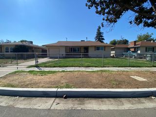 1545 W Sussex Way, Fresno, CA 93705