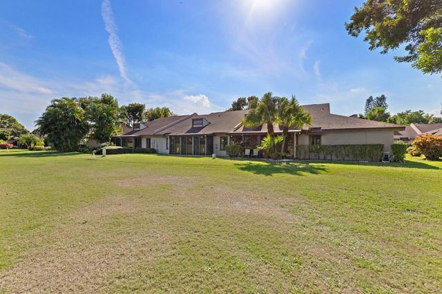 6721 Versailles Court, Lake Worth, FL 33467