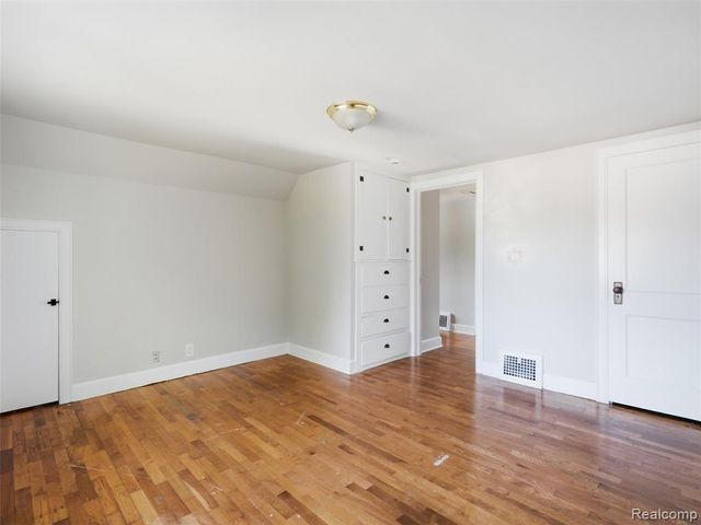 529 E Broad Street, Linden, MI 48451