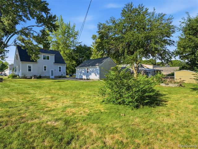 529 E Broad Street, Linden, MI 48451